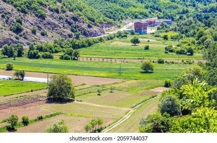 Das Tal zwischen dem Dorf Srbovac und dem Dorf Grabovac im Kosovo