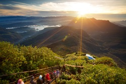 Vue Sur La Vallée Avec Villages Et Montagnes Au Lever Du Soleil. Vue Du Pic D'Adam, Sri Lanka