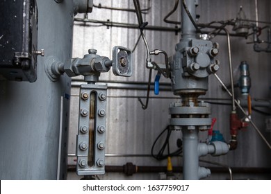 Valleyview Alberta / Canada - 08/17/2019: An Old Forgotten Oilfield Shack With Equipment Still Inside Of It 