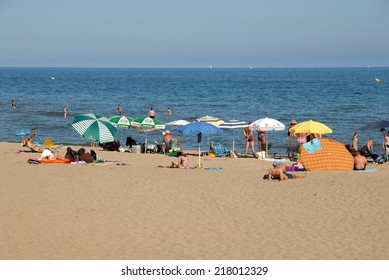 1,245 Bikini plage Images, Stock Photos & Vectors | Shutterstock