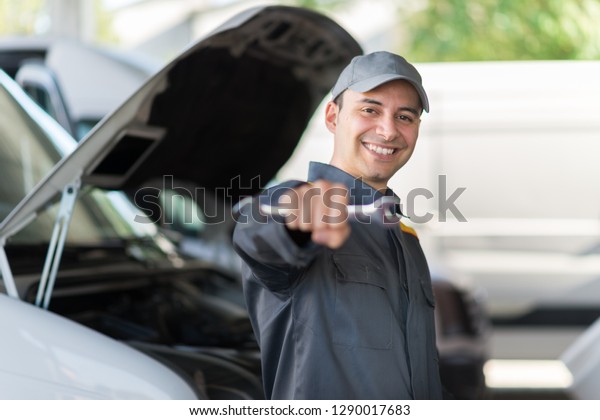 Van service\
mechanic