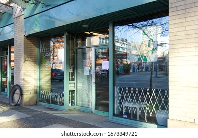 Vancouver, Canada - February 20 ,2020: A View Of Storefront 