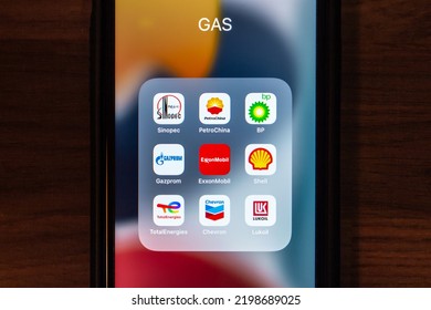 Vancouver, CANADA - Sep 3 2022 : Popular Gas Company Icons On IPhone. Sinopec, PetroChina, BP Plc,  Gazprom, ExxonMobil, Shell Plc, TotalEnergies, Chevron Corporation And Lukoil.