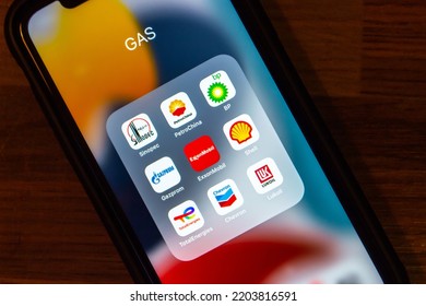 Vancouver, CANADA - Sep 3 2022 : Popular Gas Company Icons On IPhone. Sinopec, PetroChina, BP Plc,  Gazprom, ExxonMobil, Shell Plc, TotalEnergies, Chevron Corporation And Lukoil.