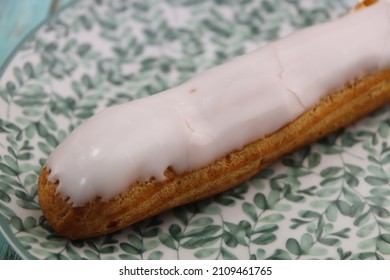 Vanilla Eclair On A Plate