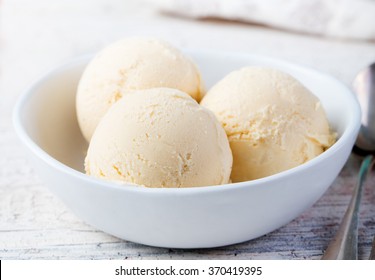 Vanilla Ice Cream Blue Bowl Stock Photo 134811944 | Shutterstock