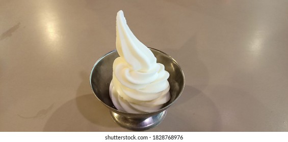 Vanilla Soft Twist Ice-cream Cup