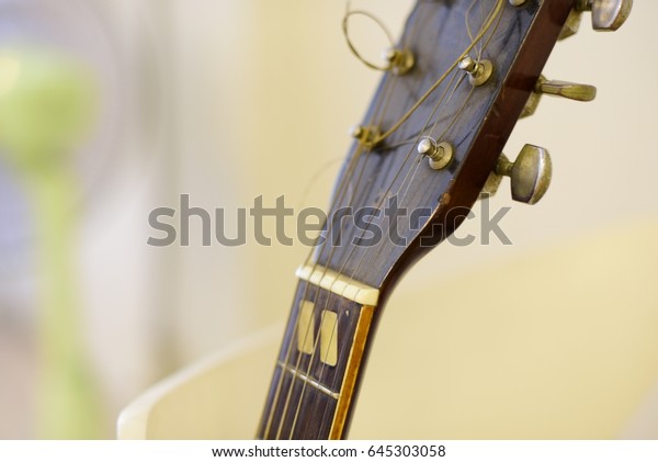 Vantage Guitar Foto de stock 645303058 | Shutterstock