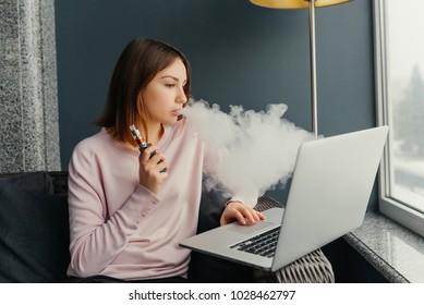 11,159 Vaping woman Images, Stock Photos & Vectors | Shutterstock