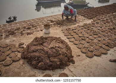 Cow Dung India Images Stock Photos Vectors Shutterstock