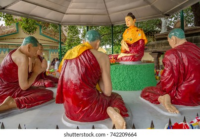 Varanasi, India, October 14,2017: Sculpture Of Gautam Buddha In Preaching Mode With His Disciples At Mulagandhakuti Vihara Sarnath, Varanasi, India. 