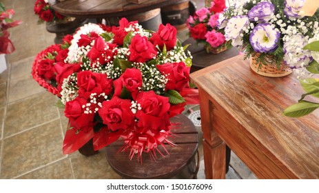 Various flower arrangement in the flwoer shop