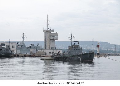 Varna, Bulgaria - July 16, 2014: Tug Boat Hull Number 218 Of Bulgarian Navy Stands At Varna Naval Base