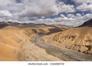 The vast horizon in Ladakh, a region of the indian Himalaya on the Tibetan plateau