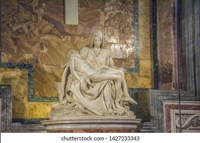 One Michelangelos Most Famous Works Pieta Stockfoto Jetzt Bearbeiten
