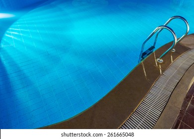 Vecherniy Pool And Lighting