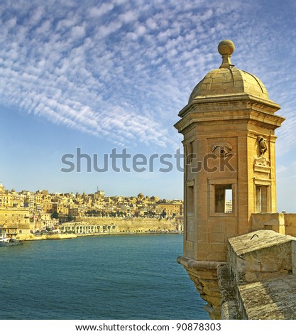 The Vedette in Senglea, against the backdrop of Grand Harbour and Valletta in Malta, UNESCO World Heritage Site Stock fotó © 