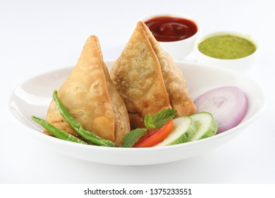 Veg Samosa Served Green Chilly Chutney Stock Photo 1375233551 ...