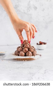 Vegan Energy Balls With Chocolate Chips 