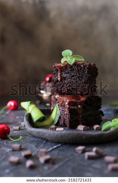 \
Vegan zucchini brownies. Delicious\
chocolate cake. Cake with\
vegetables.