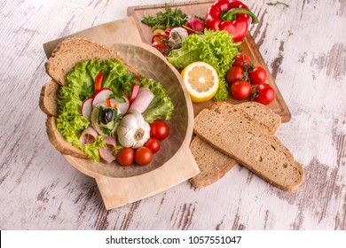 Vegetable, lemon and breads