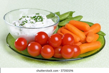 Vegetable Plate With Sour Cream Dip