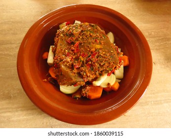 الطبخ المغربي الطحين المغربي Vegetables-meat-tajine-pot-260nw-1860039115