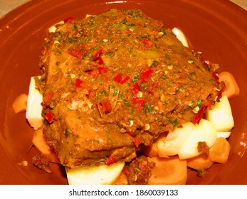 الطبخ المغربي الطحين المغربي Vegetables-meat-tajine-pot-260nw-1860039133