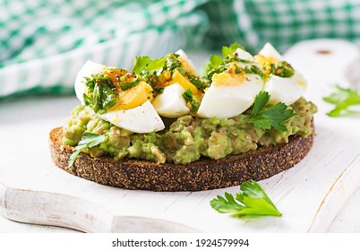 Avocado Egg Bread Imagenes Fotos De Stock Y Vectores Shutterstock