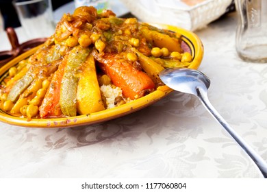 الطبخ المغربي Vegetarian-chickpeas-tagine-vegetables-marrakech-260nw-1177060804