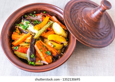 مطبخ مغربي... Vegetarian-dish-homemade-tajine-tagine-260nw-1352130695