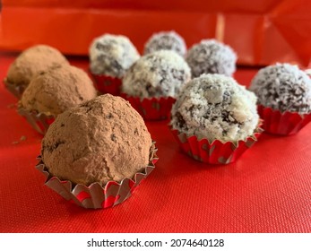 Vegetarian And Healthy Date Truffles With Chocolate And Coconut