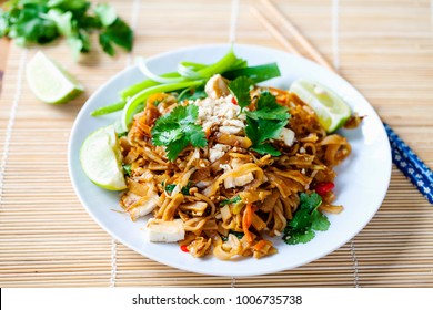 Vegetarian Pad Thai With Tofu