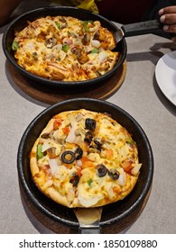 The Vegetarian Pizzas At A Restraunt