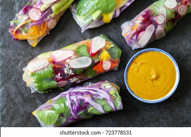 Vegetarian Rice Paper Rolls With Peanut Butter Sauce