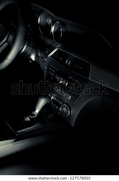 Vehicle\
interior