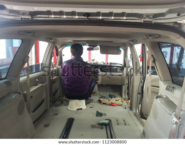 Vehicle interior\
cleaning