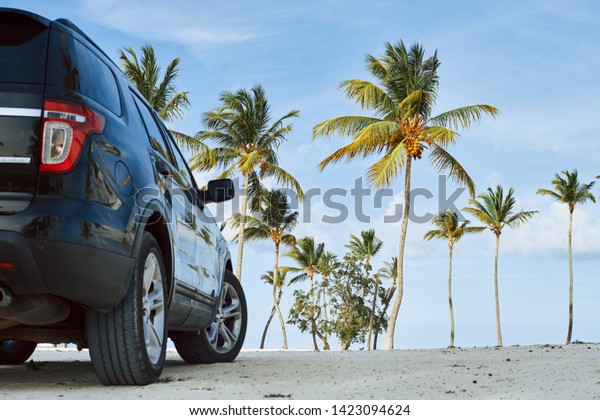 vehicle rest Exotic\
car travel tropics\
luxury