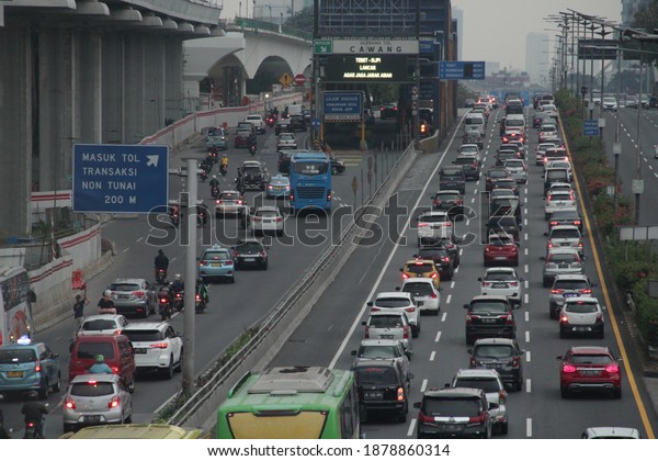 the vehicle is stuck in traffic on the road to\
mh thamrin, Jakarta, June\
2019
