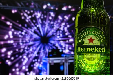 Venezuela Tachira August 23, 2022 Young People Sharing At The Party And Celebrating Drinking Heineken Beer, A Dutch Brewing Company Founded In 1864 By Gerard Adriaan Heineken In Amsterdam