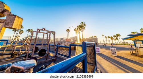 Venice Beach, USA - November 03, 2016: World Famous Muscle Beach Under A Clear Sky At Sunset