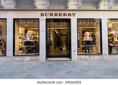 1,556 Burberry Store Images, Stock Photos & Vectors | Shutterstock