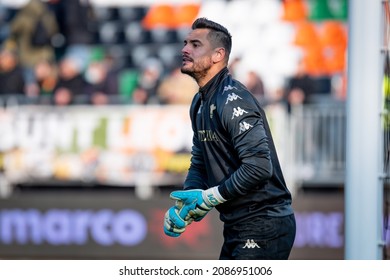 Venice, Italy, December 05, 2021, Venezia's Sergio Romero During Italian Soccer Serie A Match Venezia FC Vs Hellas Verona FC