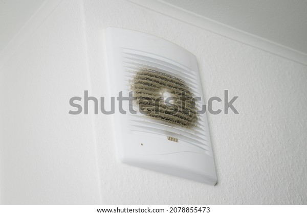Ventilation shaft in the apartment. dirty air\
filter. House cleaning concept, Bottom\
view