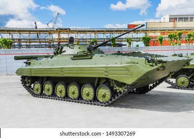 Bmp_russian_infantry_light_tank Images, Stock Photos & Vectors ...