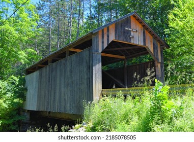 Vermont Mad River Valley Pine Brook Wooden Covered Bridge