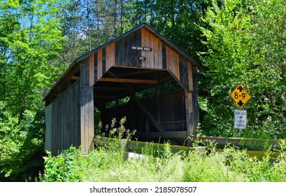 Vermont Mad River Valley Pine Brook Wooden Covered Bridge