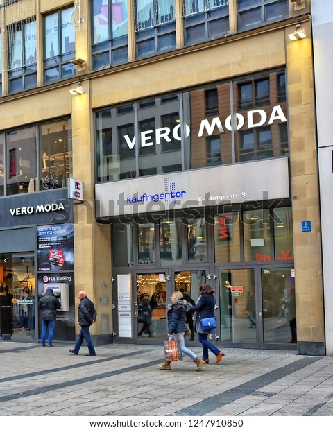 en sælger mulighed forsikring Vero Moda Store Shopping Bavaria Women Stock Photo (Edit Now) 1247910850