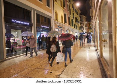 Shop Window Display Images Stock Photos Vectors Shutterstock