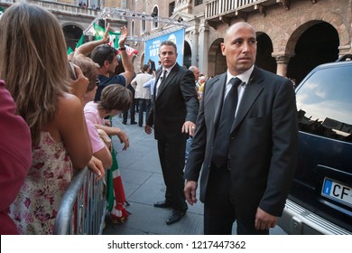 Verona Veneto Italy 05222007 Bodyguards Waiting Stock Photo 1217447362 ...